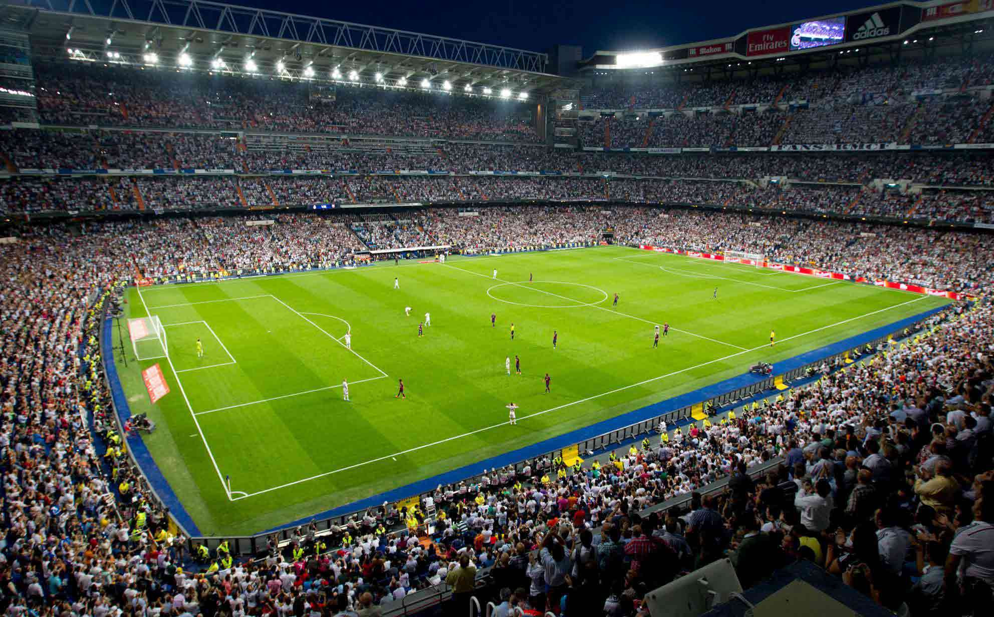 看球聊球两不误，雨燕体育直播打造球迷专属互动社区